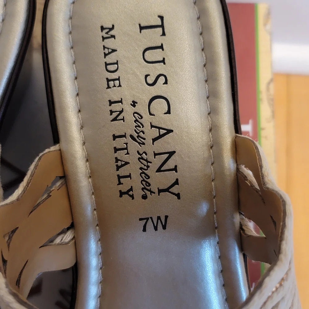 NIB TUSCANY Easy Street Selva Wedge Made in Italy Natural Gold Heel Sandals 7W